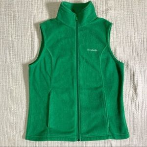 Kelly Green Columbia Fleece Vest, size medium